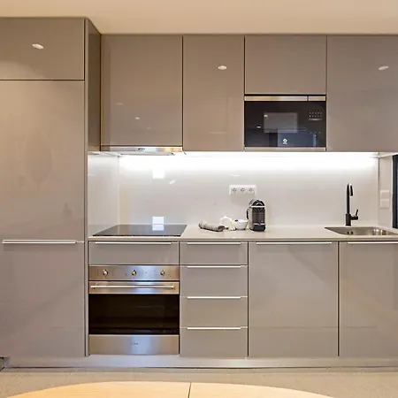 Almada 505 - Premium Flat By Lovelystay